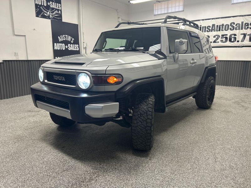2007 Toyota FJ Cruiser Base Upper Image 2