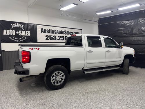 2018 Chevrolet Silverado 2500HD LTZ Crew Cab Lower Image 3
