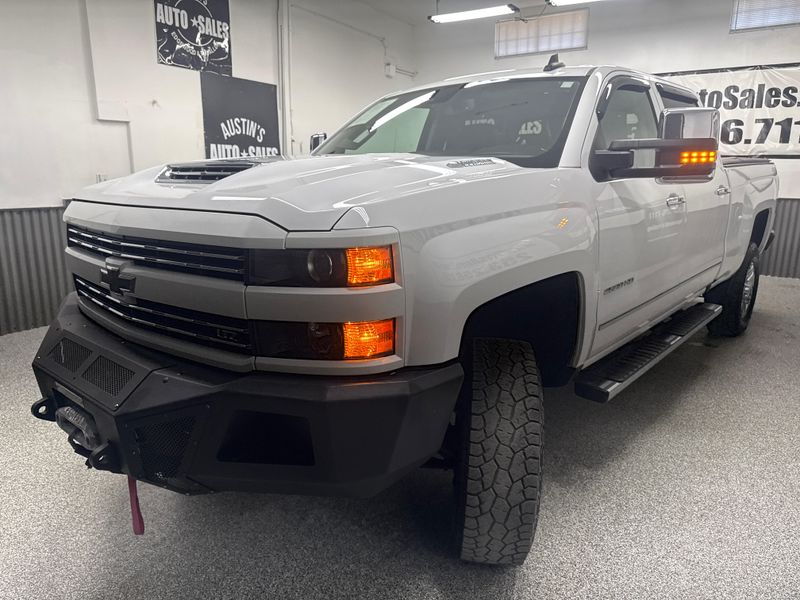 2018 Chevrolet Silverado 2500HD LTZ Crew Cab Upper Image 2