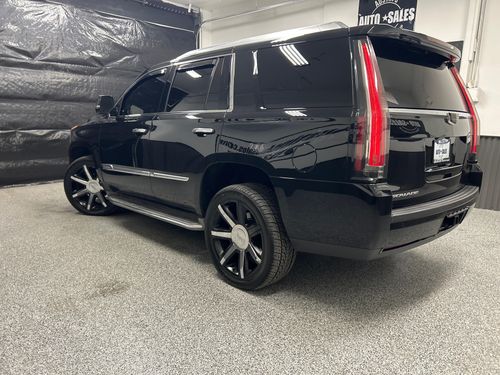 2016 Cadillac Escalade Luxury Collection Lower Image 1