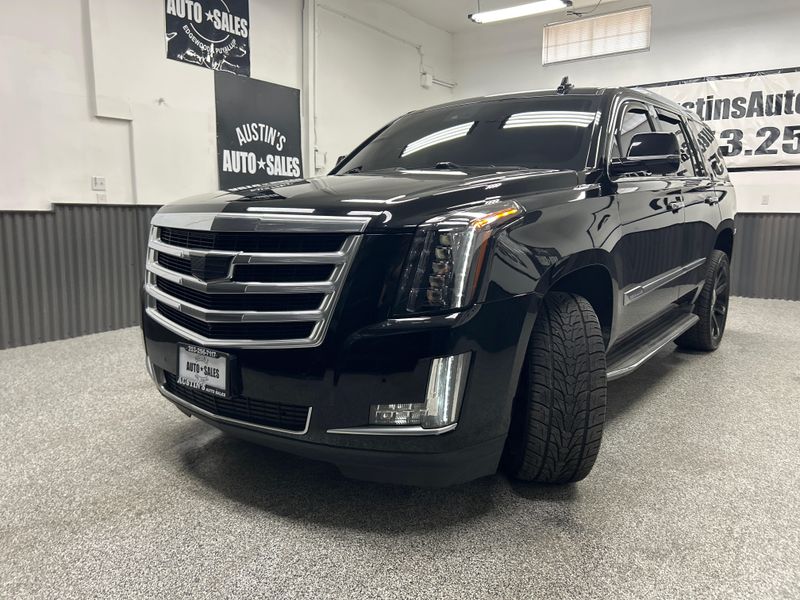 2016 Cadillac Escalade Luxury Collection Upper Image 2