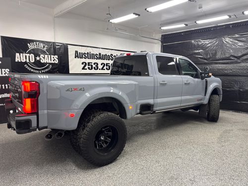2025 Ford F-450 Super Duty Platinum Crew Cab Lower Image 3