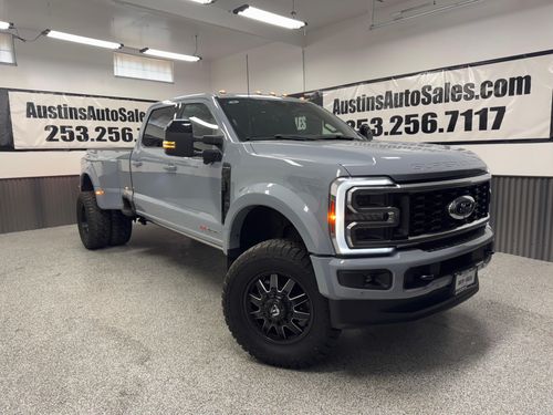 11068 - 2025 Ford F-450 Super Duty Platinum Crew Cab