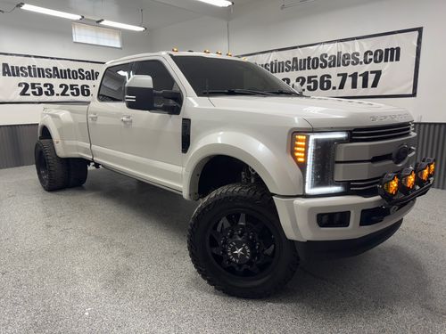 11036 - 2017 Ford F-450 Super Duty Lariat Crew Cab