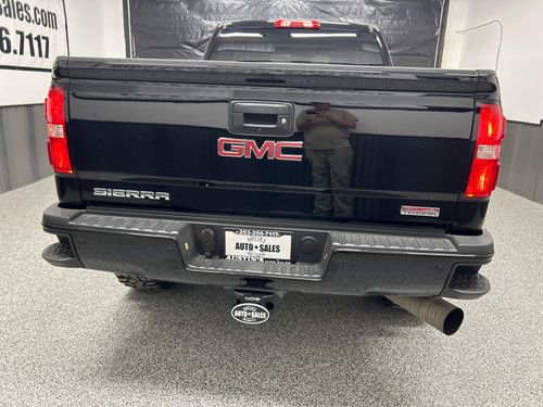 2015 GMC Sierra 2500HD SLT Crew Cab Lower Image 2