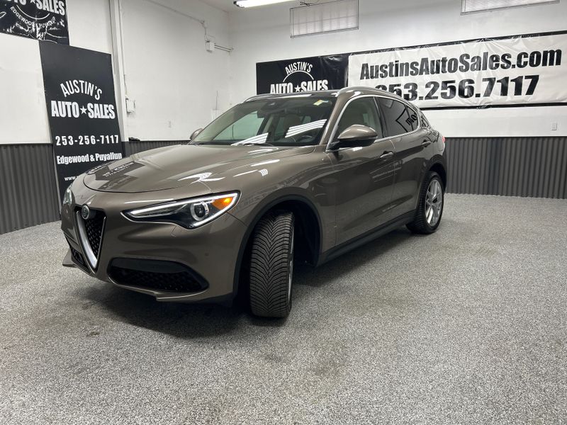 2019 Alfa Romeo Stelvio Ti Lusso Crossover Upper Image 2