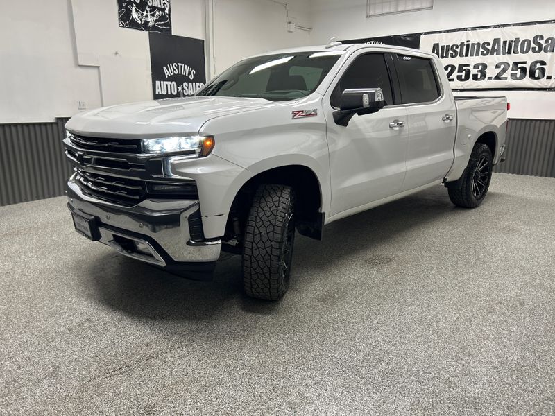2019 Chevrolet Silverado 1500 LTZ Crew Cab Upper Image 2