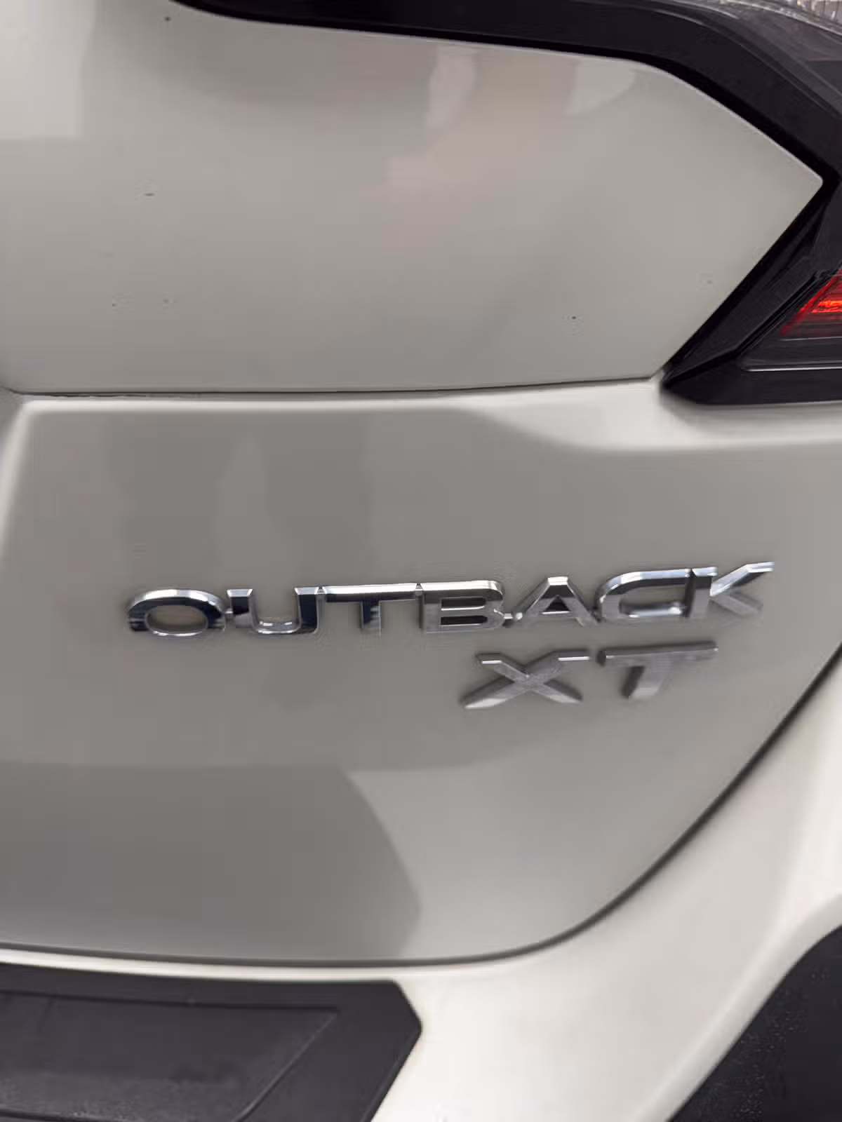 2020 Subaru Outback Limited XT Image 8