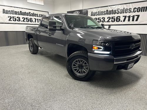 11048 - 2011 Chevrolet Silverado 1500 LS Crew Cab