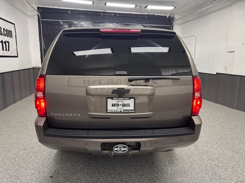 2013 Chevrolet Suburban LT Lower Image 2