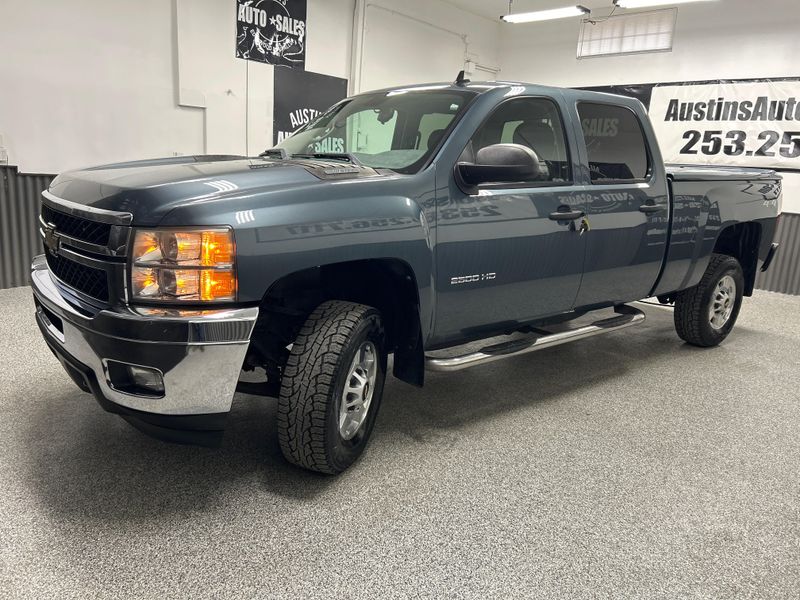 2011 Chevrolet Silverado 2500HD LT Crew Cab Upper Image 2
