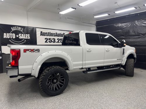 2019 Ford F-250 Super Duty XLT Crew Cab Lower Image 3