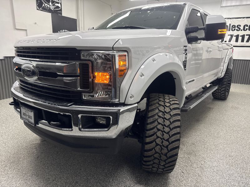 2019 Ford F-250 Super Duty XLT Crew Cab Upper Image 2