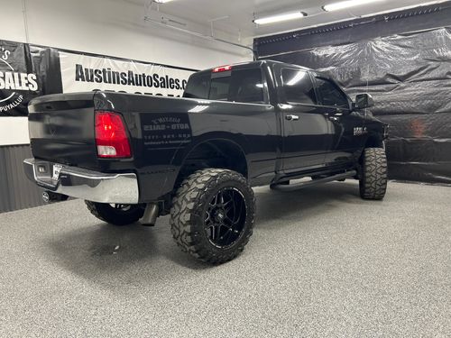 2018 Ram 2500 SLT Crew Cab Lower Image 3