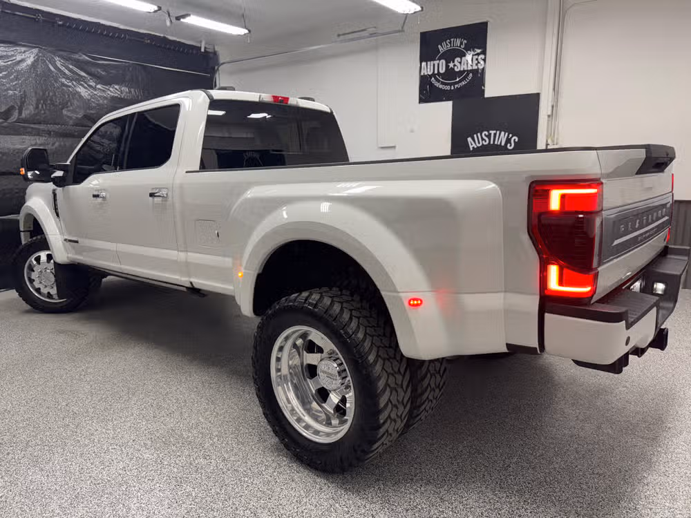 2022 Ford F-450 Super Duty Platinum Lower Image 1