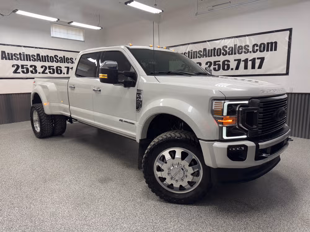 2022 Ford F-450 Super Duty Platinum Image 1
