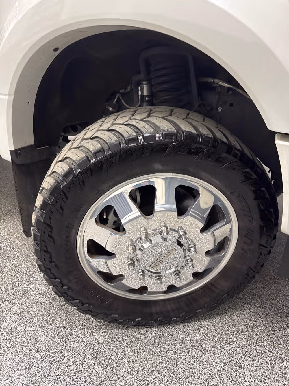 2022 Ford F-450 Super Duty Platinum Image 8