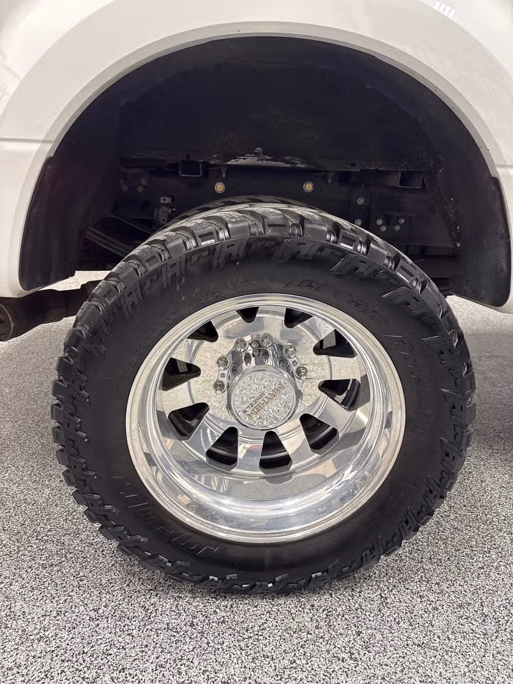 2022 Ford F-450 Super Duty Platinum Image 9