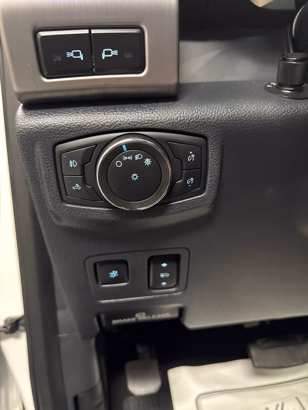 2022 Ford F-450 Super Duty Platinum Image 18