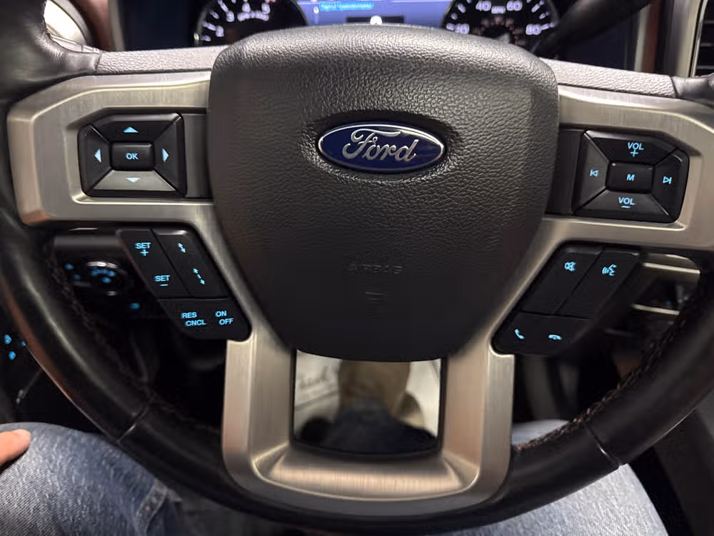 2022 Ford F-450 Super Duty Platinum Image 25