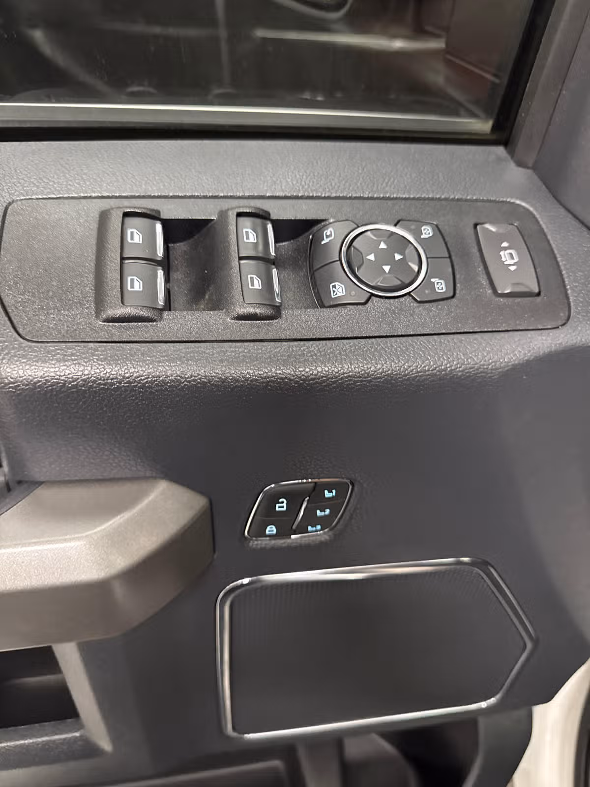 2022 Ford F-450 Super Duty Platinum Image 17