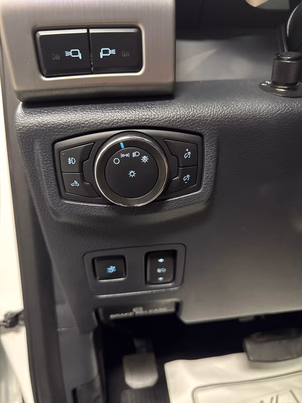 2022 Ford F-450 Super Duty Platinum Image 18