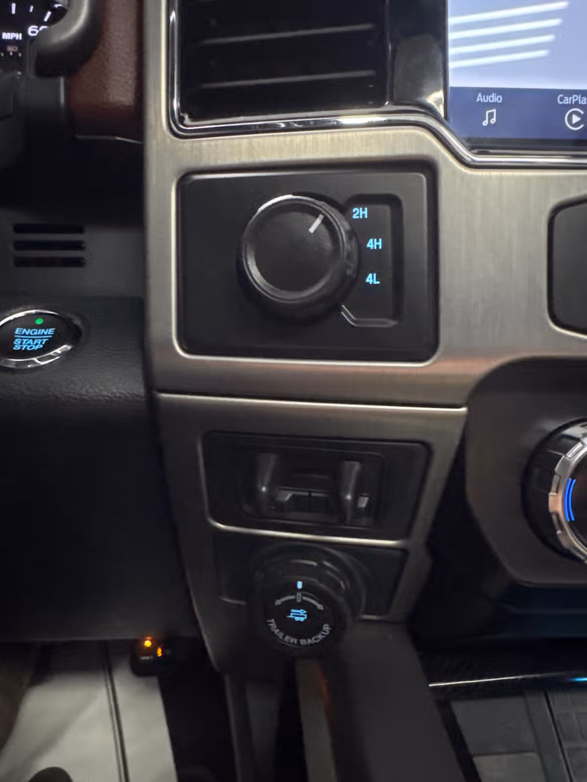 2022 Ford F-450 Super Duty Platinum Image 19