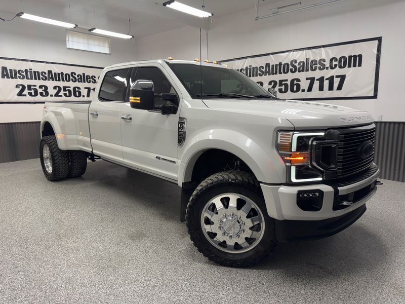 2022 Ford F-450 Super Duty Platinum Crew Cab Upper Image 1