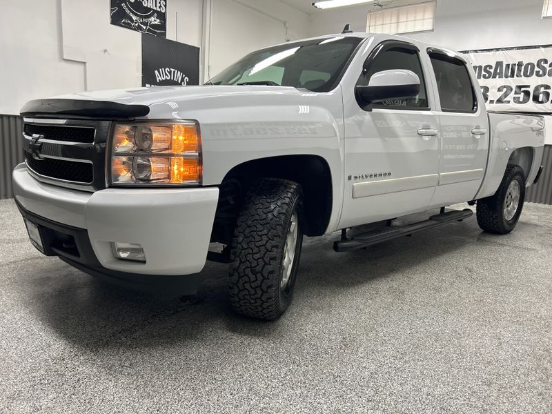 2007 Chevrolet Silverado 1500 LTZ Crew Cab Upper Image 2