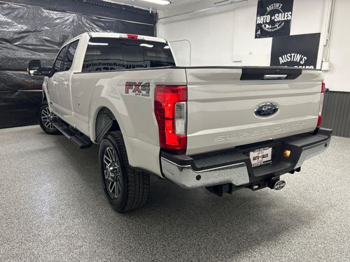 2019 Ford F-350 Super Duty Lariat Crew Cab Lower Image 1