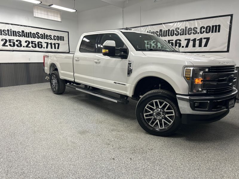 2019 Ford F-350 Super Duty Lariat Crew Cab Upper Image 1