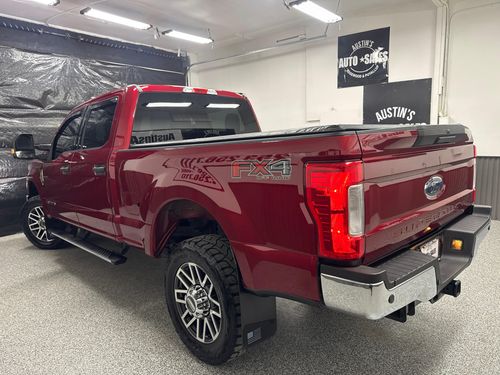 2017 Ford F-350 Super Duty XLT Crew Cab Lower Image 1