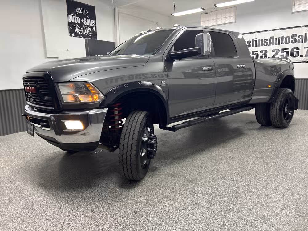 2010 Dodge Ram 3500 Laramie Mega Cab Image 2