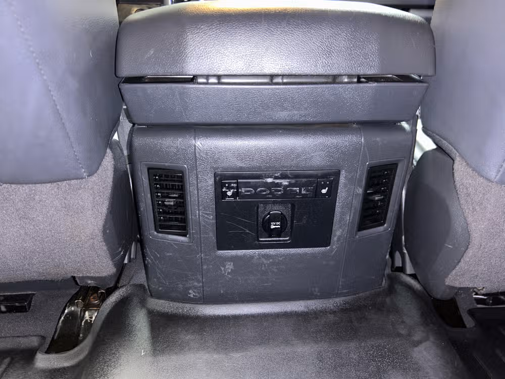 2010 Dodge Ram 3500 Laramie Mega Cab Image 11