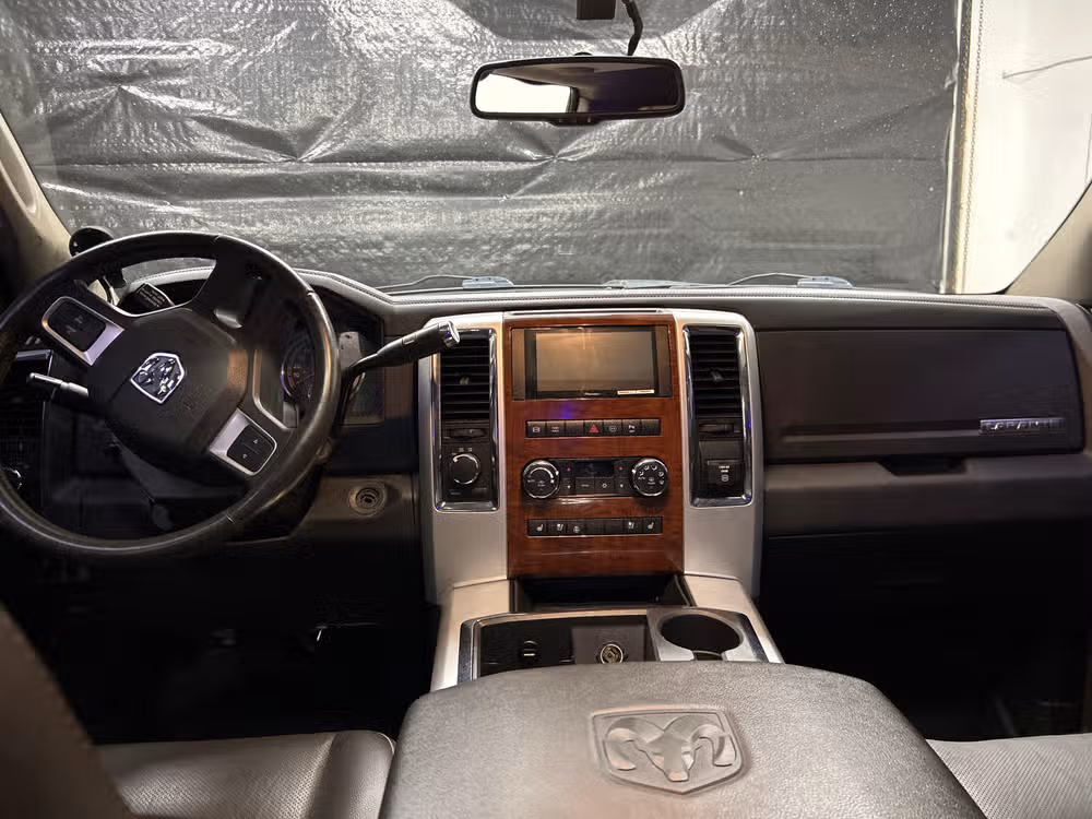 2010 Dodge Ram 3500 Laramie Mega Cab Image 12