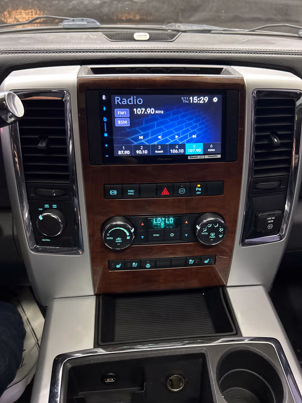 2010 Dodge Ram 3500 Laramie Mega Cab Image 17