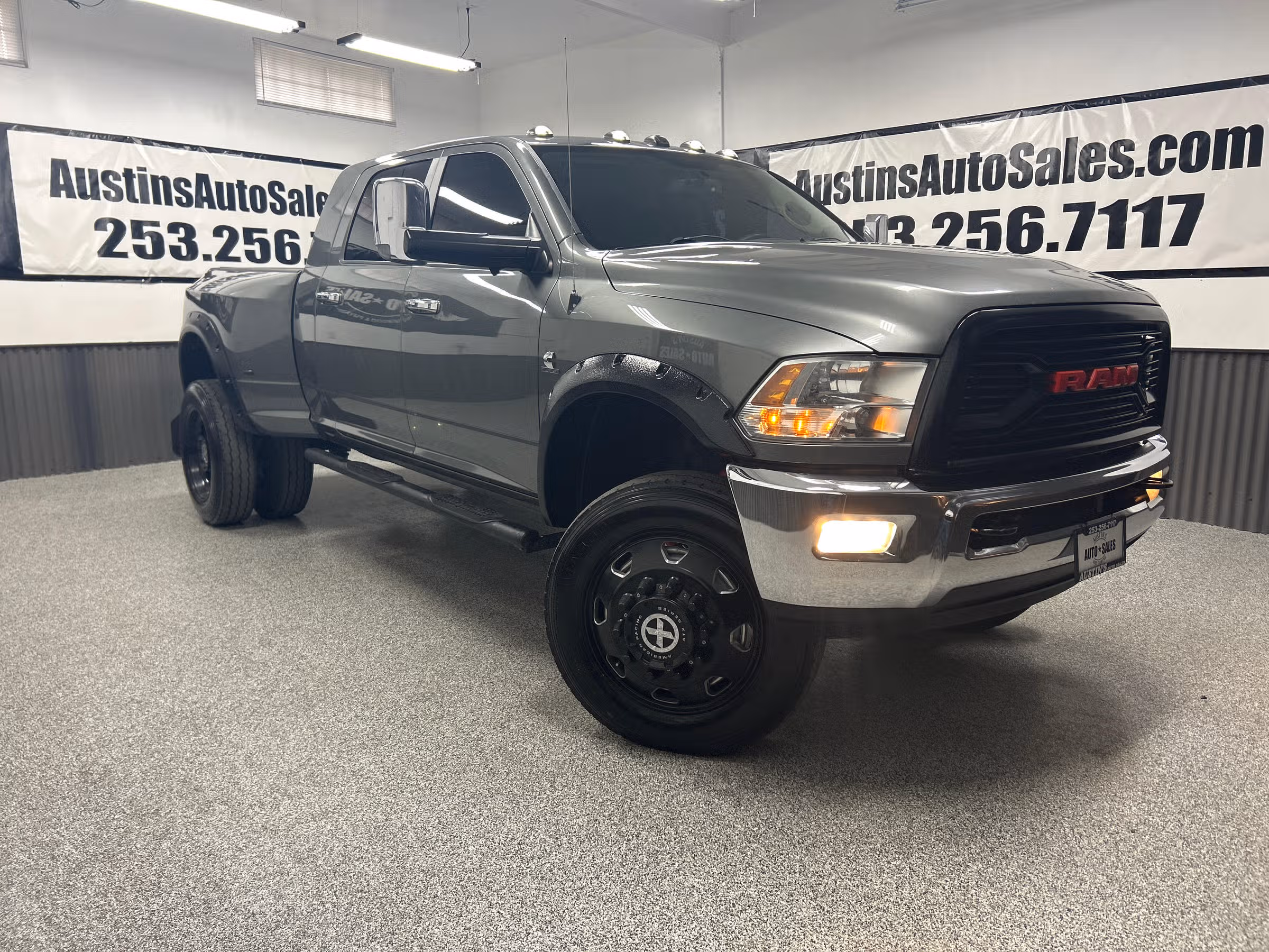 2010 Dodge Ram 3500 Laramie Mega Cab Image 1