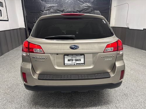 2014 Subaru Outback 2.5i Limited Crossover Lower Image 2