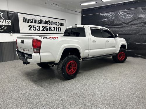 2016 Toyota Tacoma TRD Sport Double Cab Lower Image 3