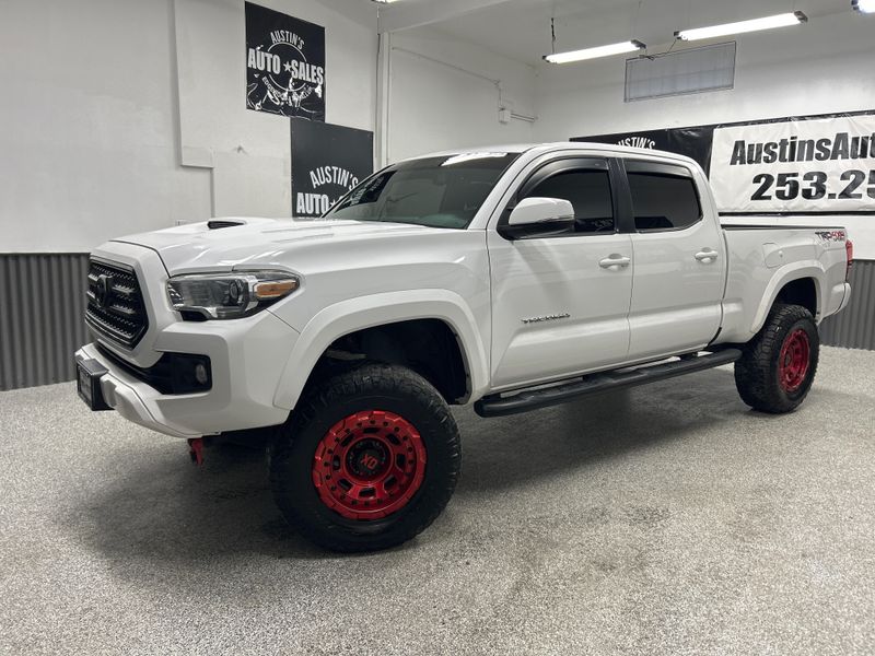 2016 Toyota Tacoma TRD Sport Double Cab Upper Image 2