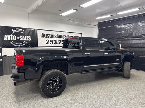 2019 Chevrolet Silverado 2500HD High Country Crew Cab Lower Image 3
