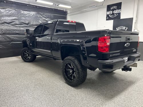 2019 Chevrolet Silverado 2500HD High Country Lower Image 2