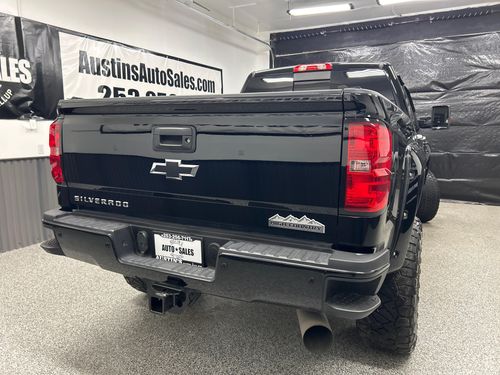 2019 Chevrolet Silverado 2500HD High Country Lower Image 3