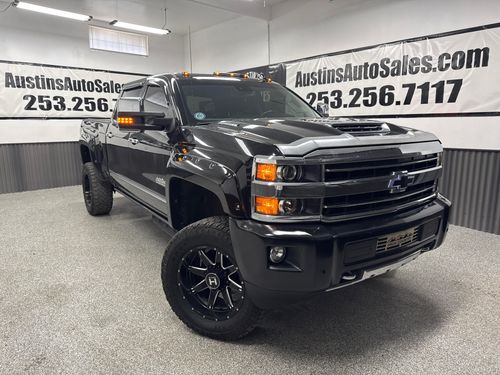 11138 - 2019 Chevrolet Silverado 2500HD High Country Crew Cab