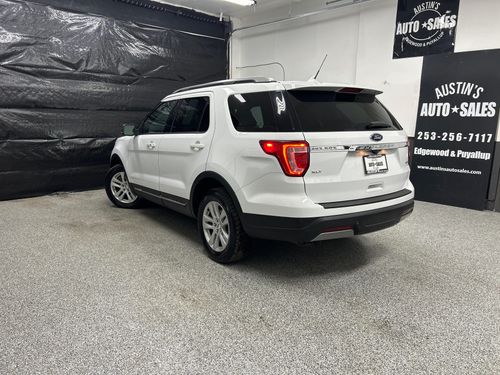 2019 Ford Explorer XLT Lower Image 1