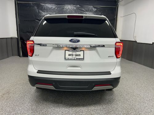2019 Ford Explorer XLT Lower Image 2