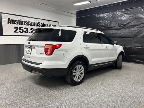 2019 Ford Explorer XLT Lower Image 3