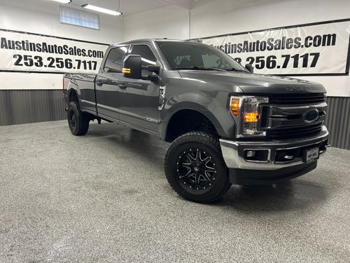F30459 - 2019 Ford F-350 Super Duty XLT Crew Cab