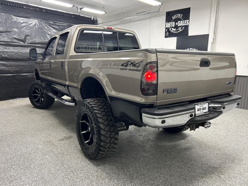 2002 Ford F-250 Super Duty Lariat Crew Cab Lower Image 1
