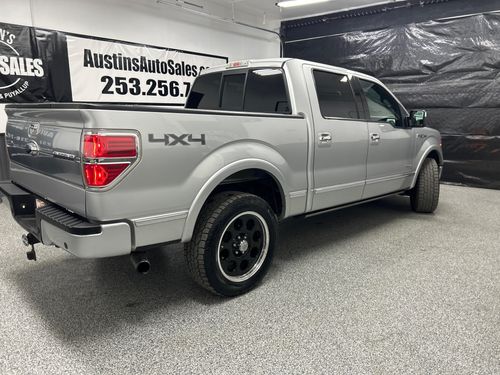 2011 Ford F-150 Platinum SuperCrew Lower Image 3